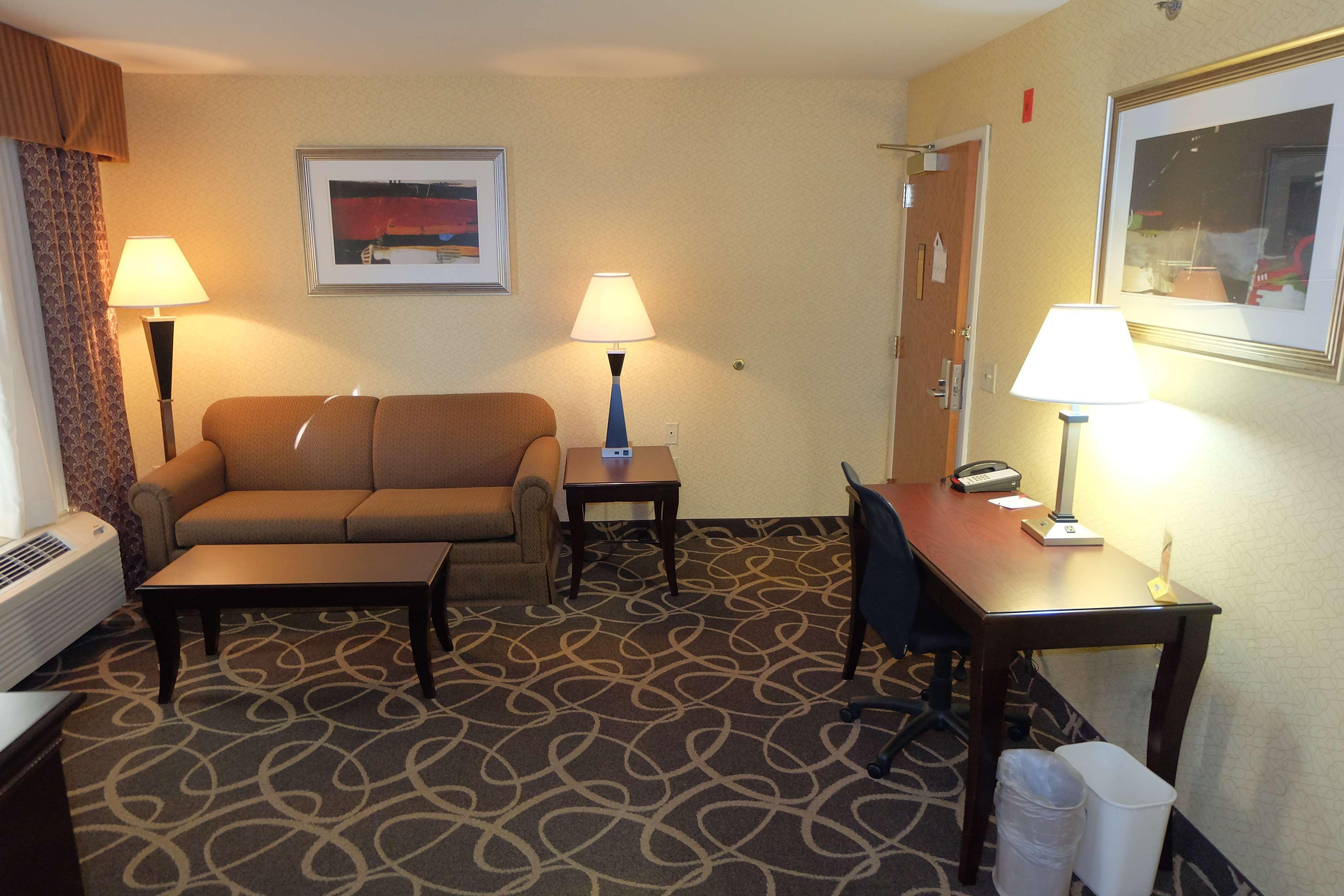 Best Western Plus Eau Claire Conference Center Exterior photo