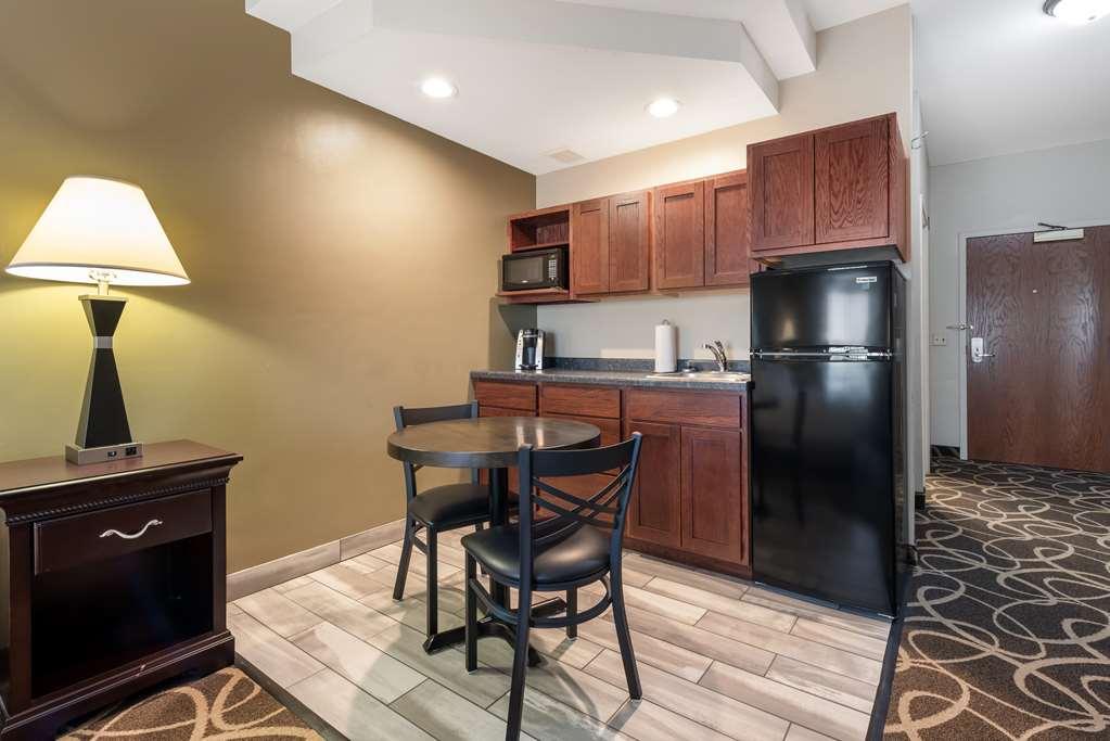 Best Western Plus Eau Claire Conference Center Room photo