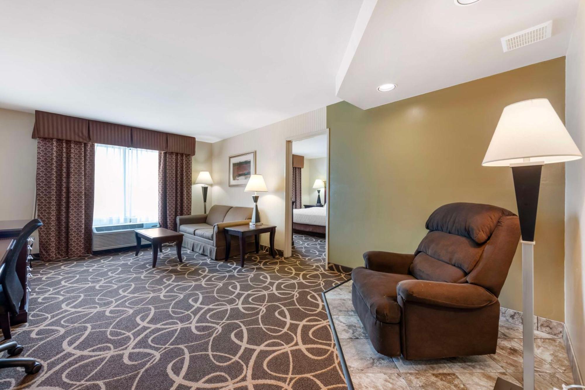Best Western Plus Eau Claire Conference Center Exterior photo