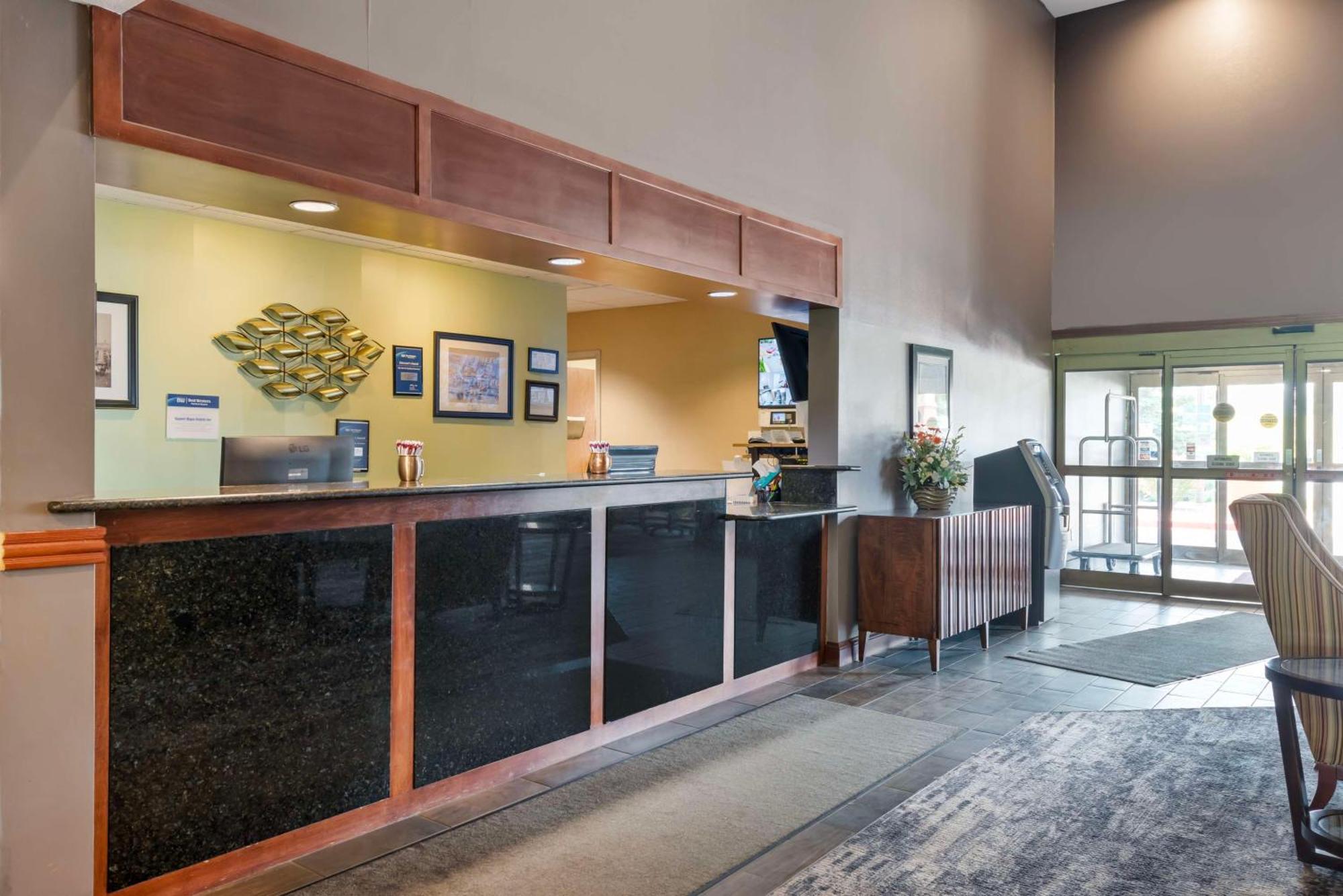 Best Western Plus Eau Claire Conference Center Exterior photo