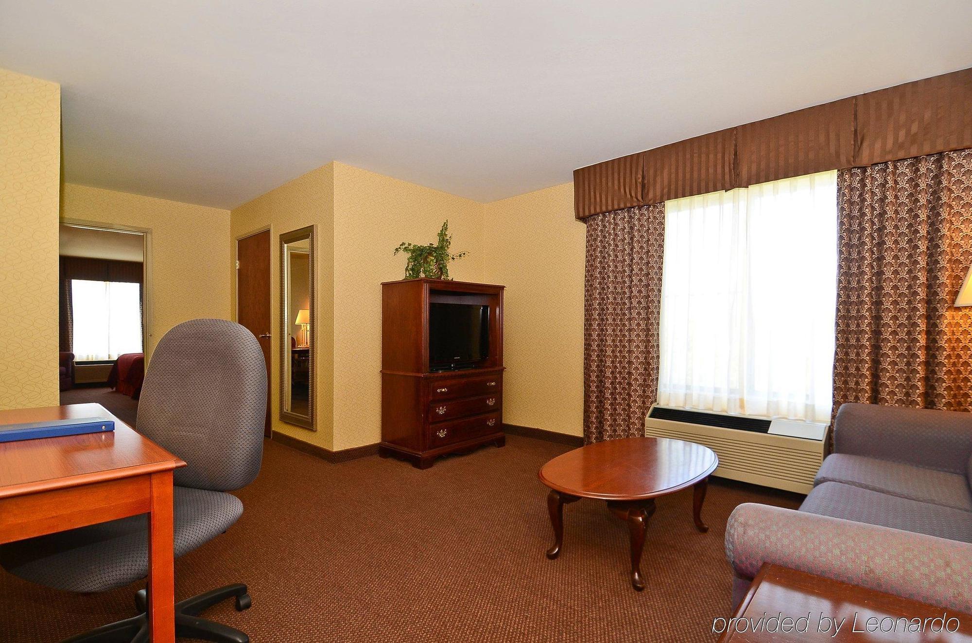 Best Western Plus Eau Claire Conference Center Room photo