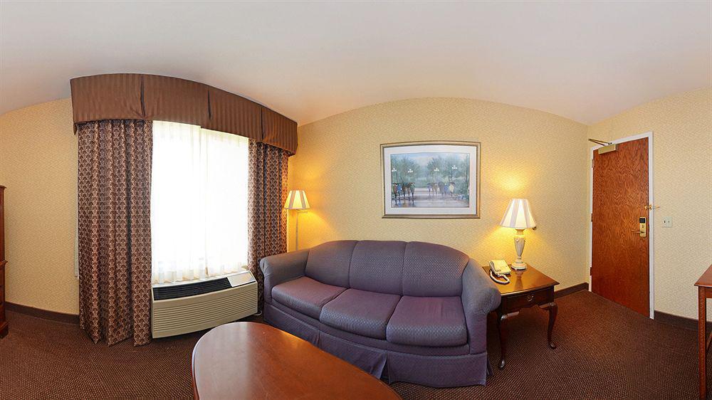 Best Western Plus Eau Claire Conference Center Exterior photo